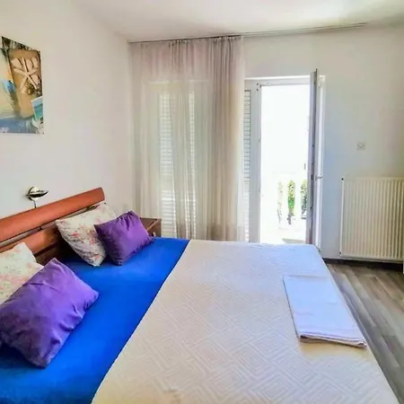 In Mit Grill, Garten Und Terrasse Apartamento